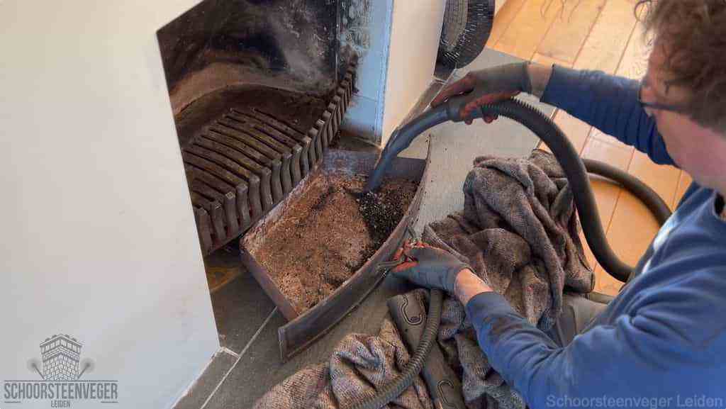 Prijs schoorsteenvegen Leiden schouw reinigen Prijs schoorsteenvegen Leiden schouw reinigen
